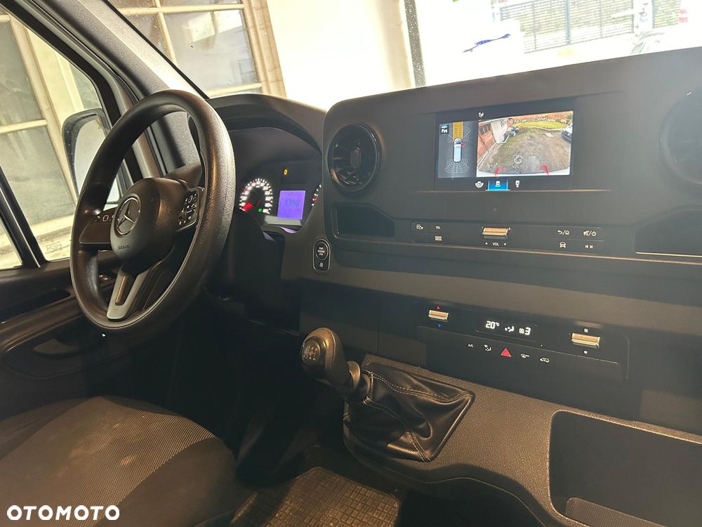 Mercedes-Benz Sprinter - 7