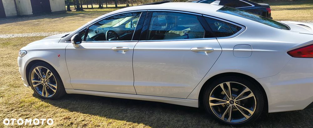 Ford Fusion - 16