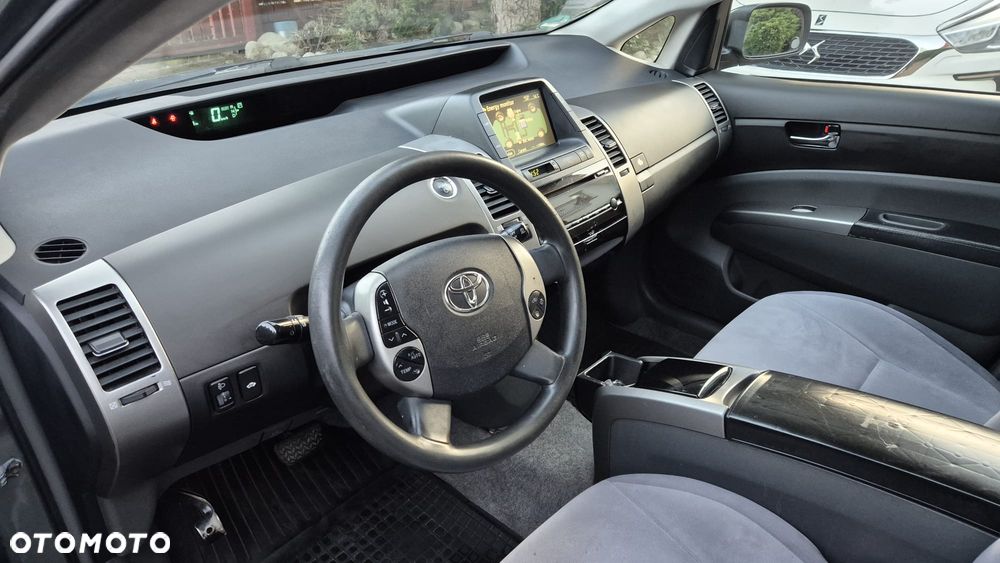 Toyota Prius - 17