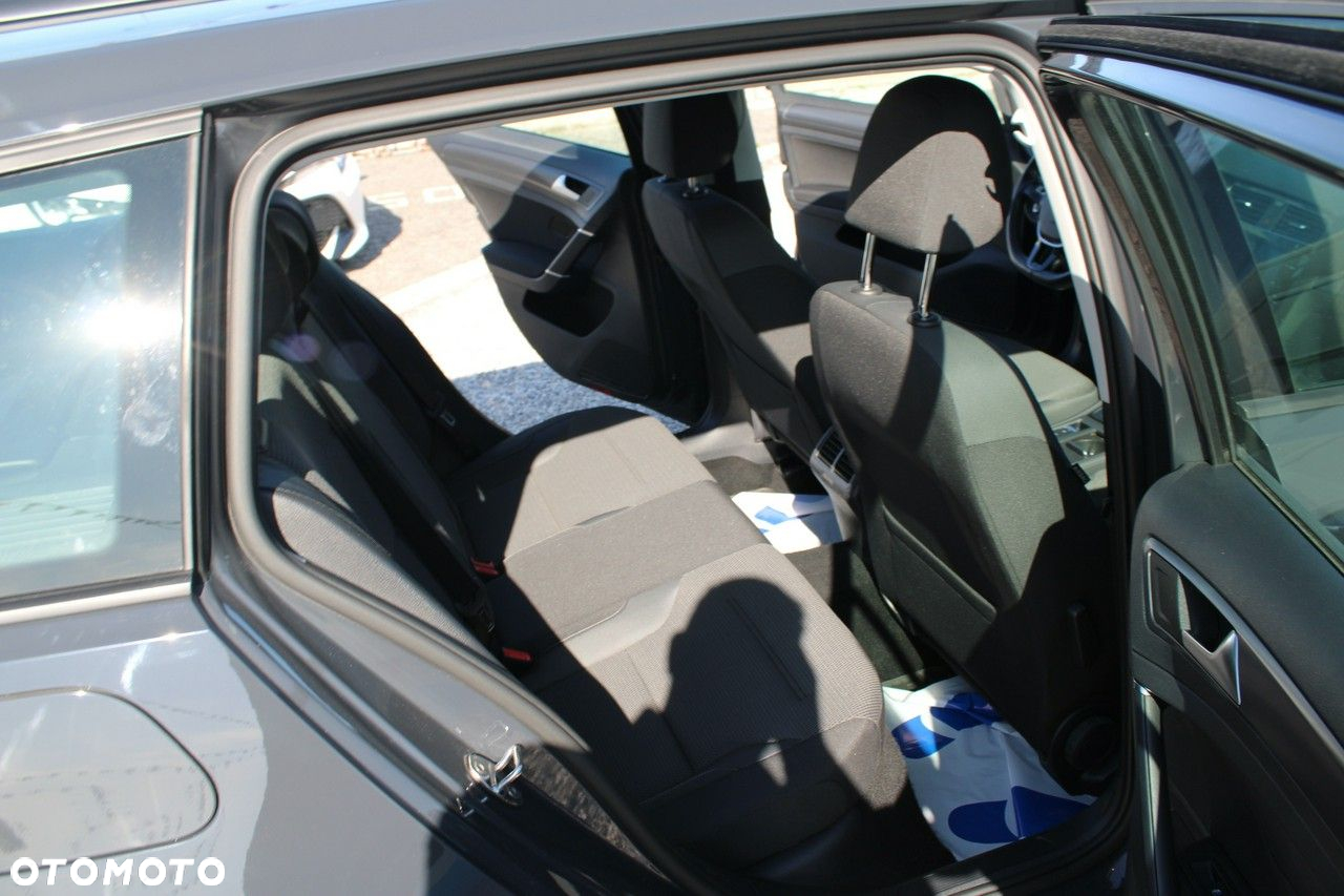 Volkswagen Golf - 30