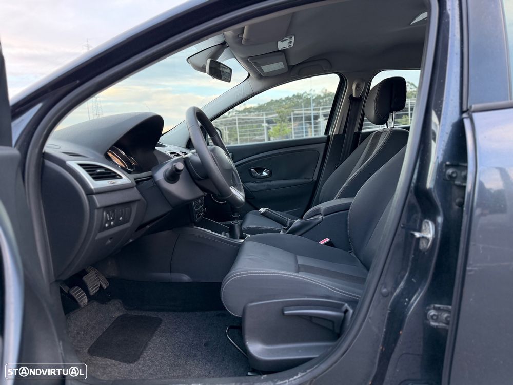 Renault Mégane Sport Tourer 1.5 dCi Comfort SS - 13