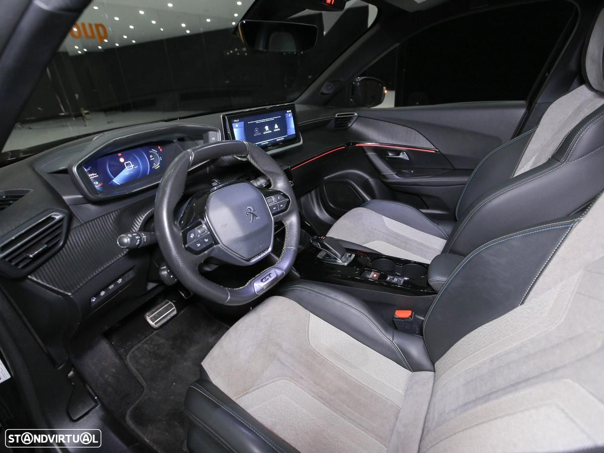 Peugeot e-2008 50 kWh GT - 7
