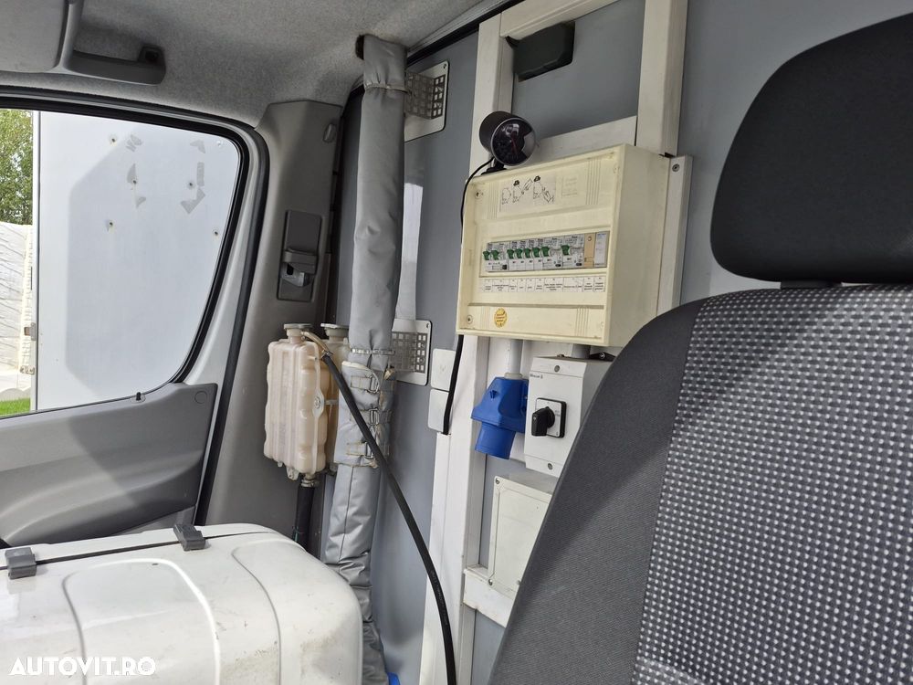 Mercedes-Benz Sprinter - 10