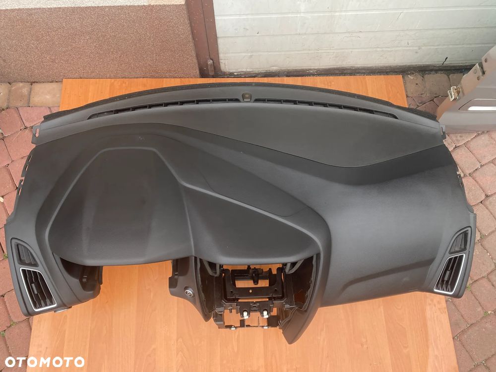 DESKA KONSOLA KOKPIT PODUSZKA FORD FOCUS MK3 FL LIFT - 13