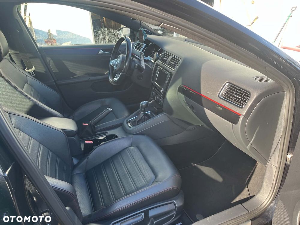 Volkswagen Jetta - 6