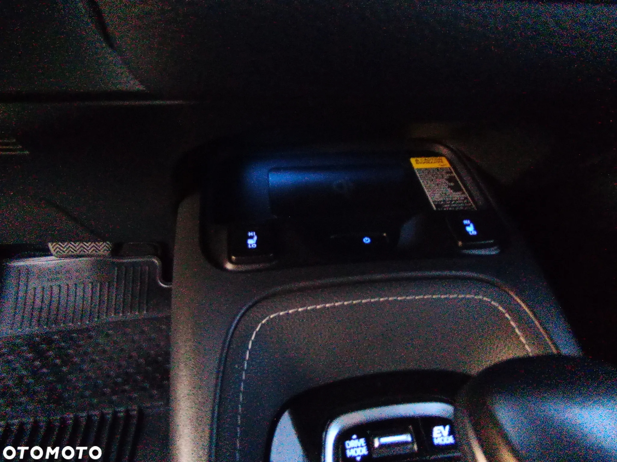 Toyota Corolla 2.0 Hybrid Executive - 13