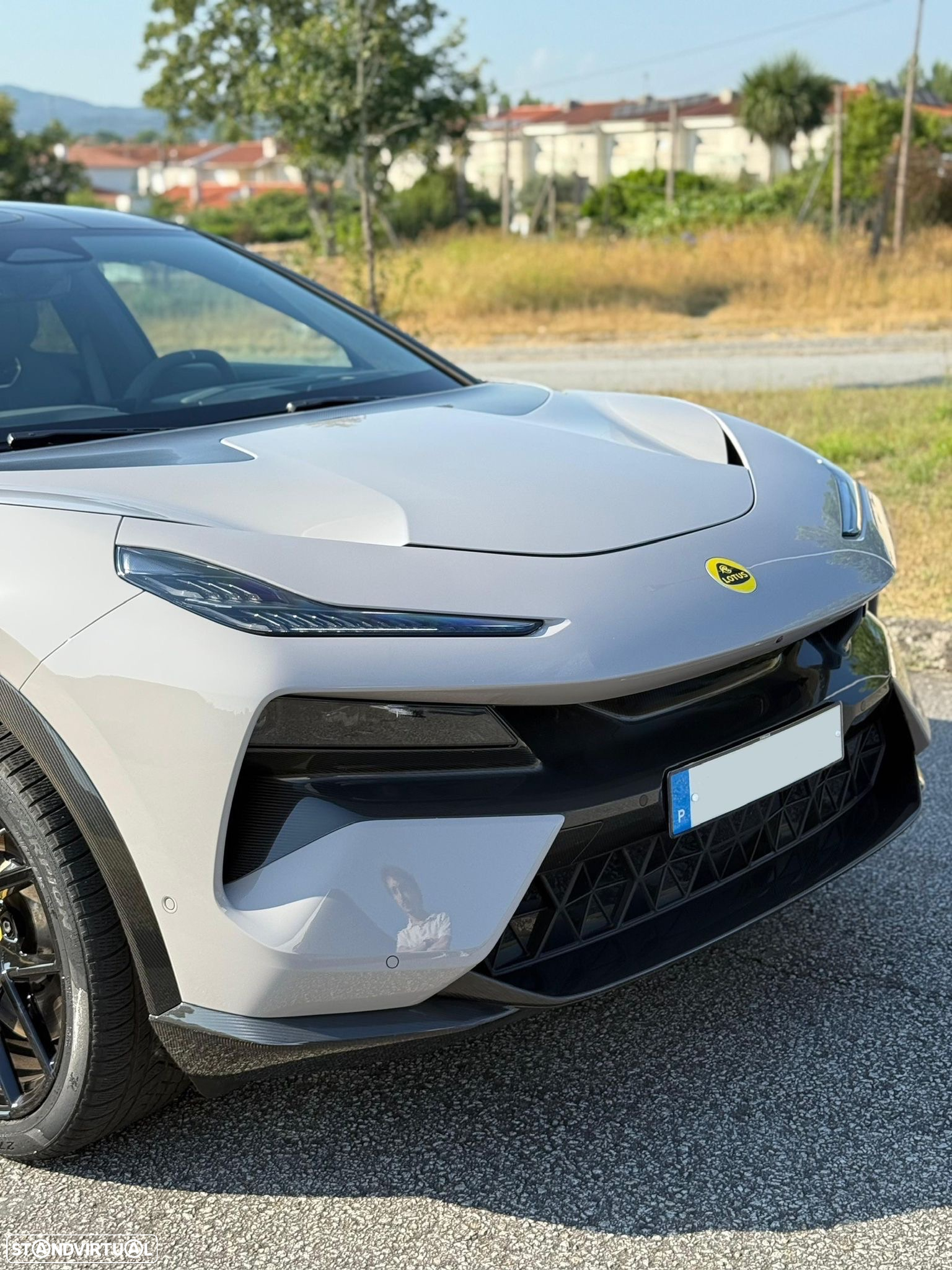 Lotus Eletre 600 Sport SE - 8