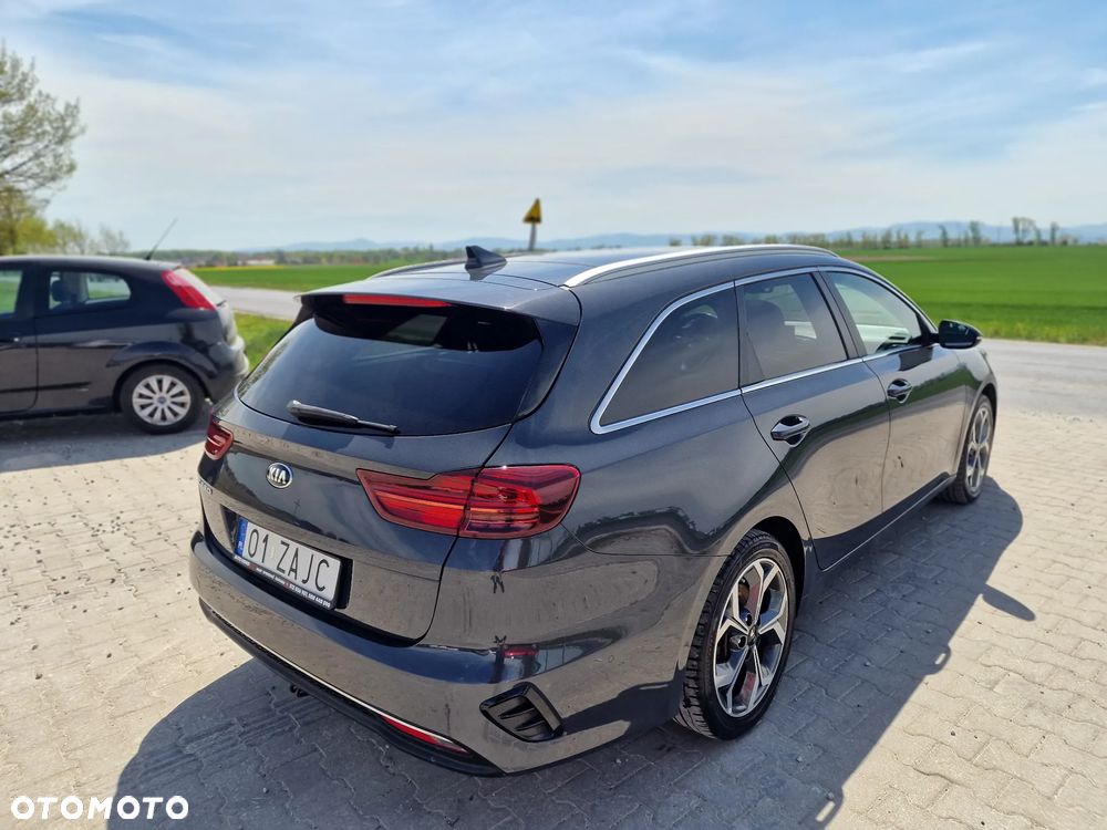 Kia Ceed 1.6 CRDi Eco-Dynamics+ (48V Mild-Hybrid) DCT7 Platinum Edition - 10