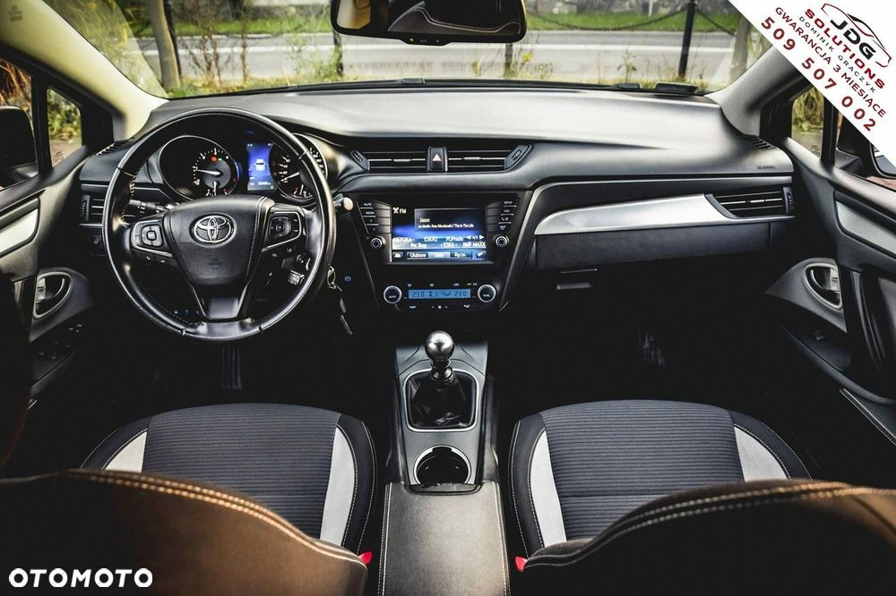 Toyota Avensis 2.0 D-4D Premium - 24