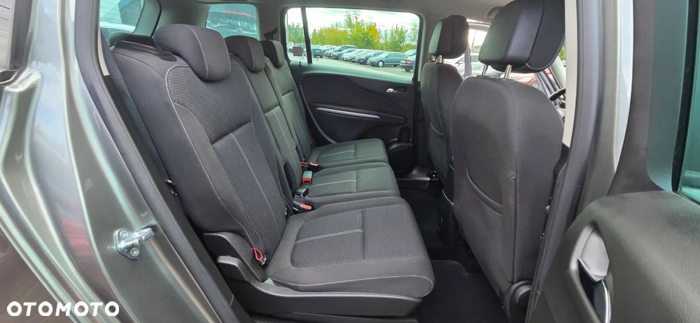 Opel Zafira 2016
