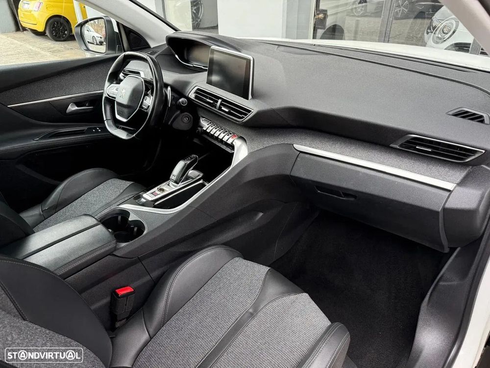 Peugeot 5008 1.5 BlueHDi Allure EAT8 - 21