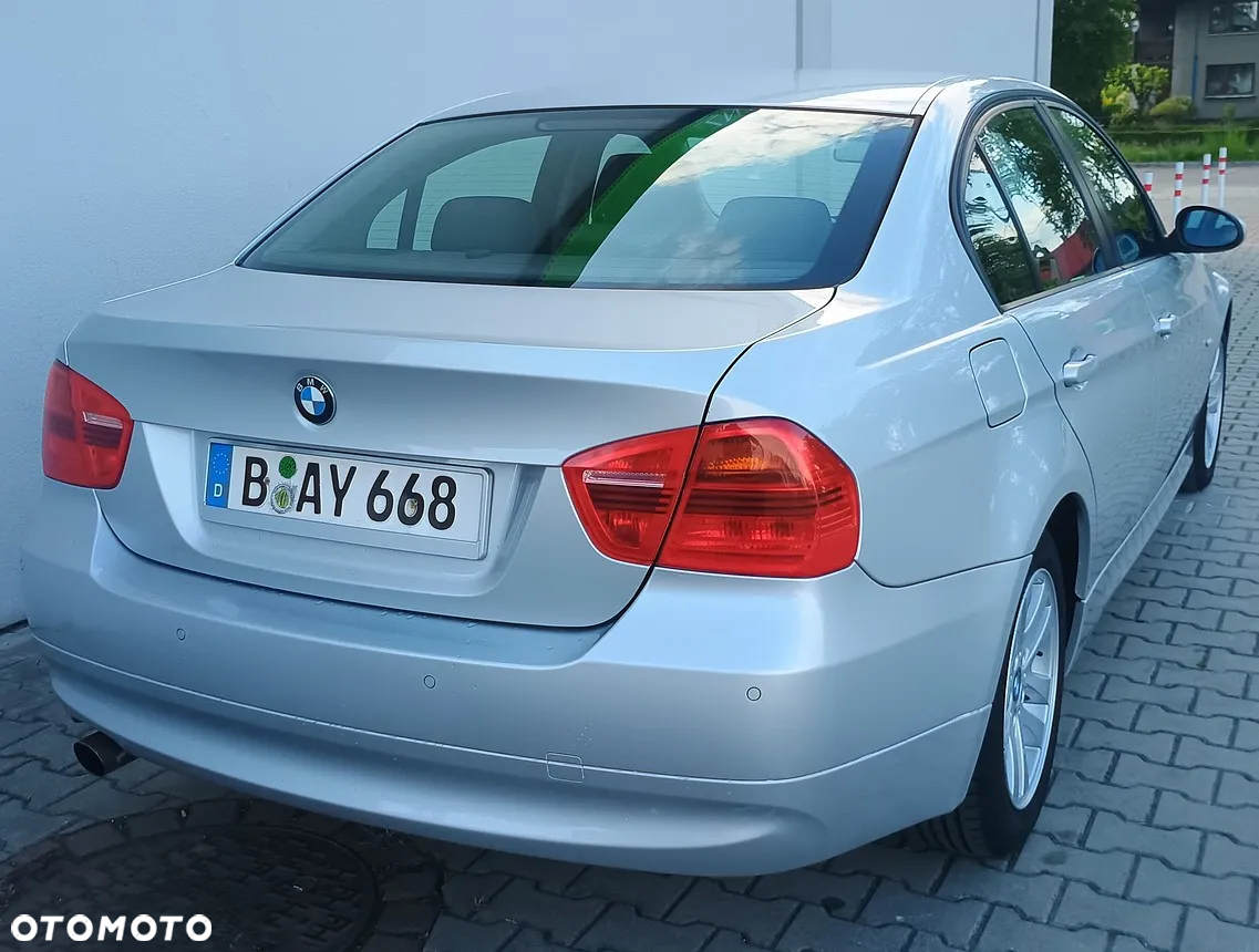 BMW Seria 3 318i - 17