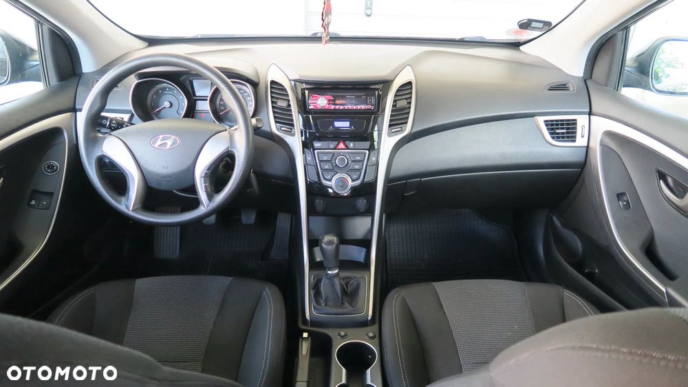 Hyundai i30 1.4 Trend - 12