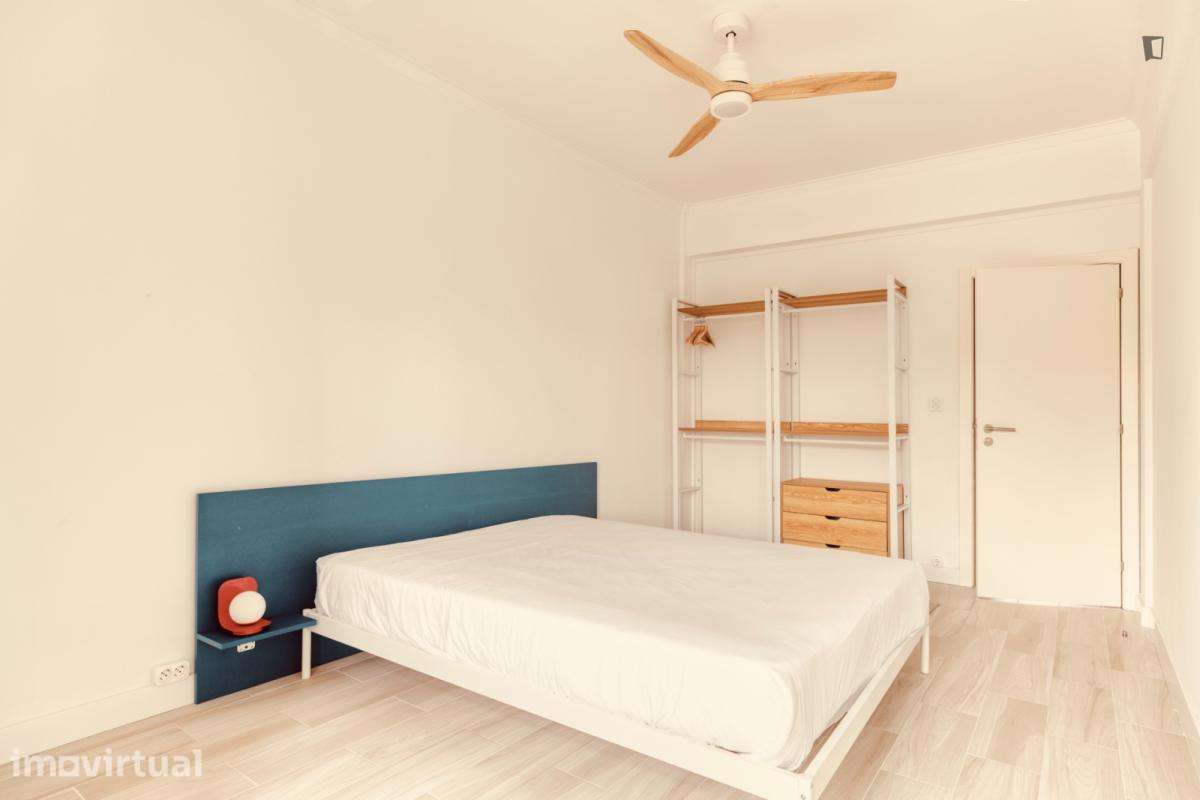 Quarto - localizado em Benfica Lisbon - Grande imagem: 2/14