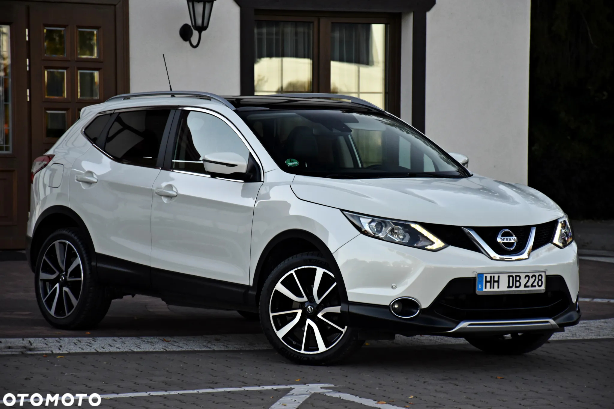 Nissan Qashqai 1.2 DIG-T Xtronic TEKNA+ - 4
