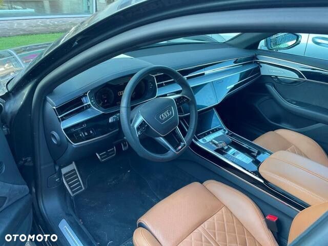 Audi A8 - 6