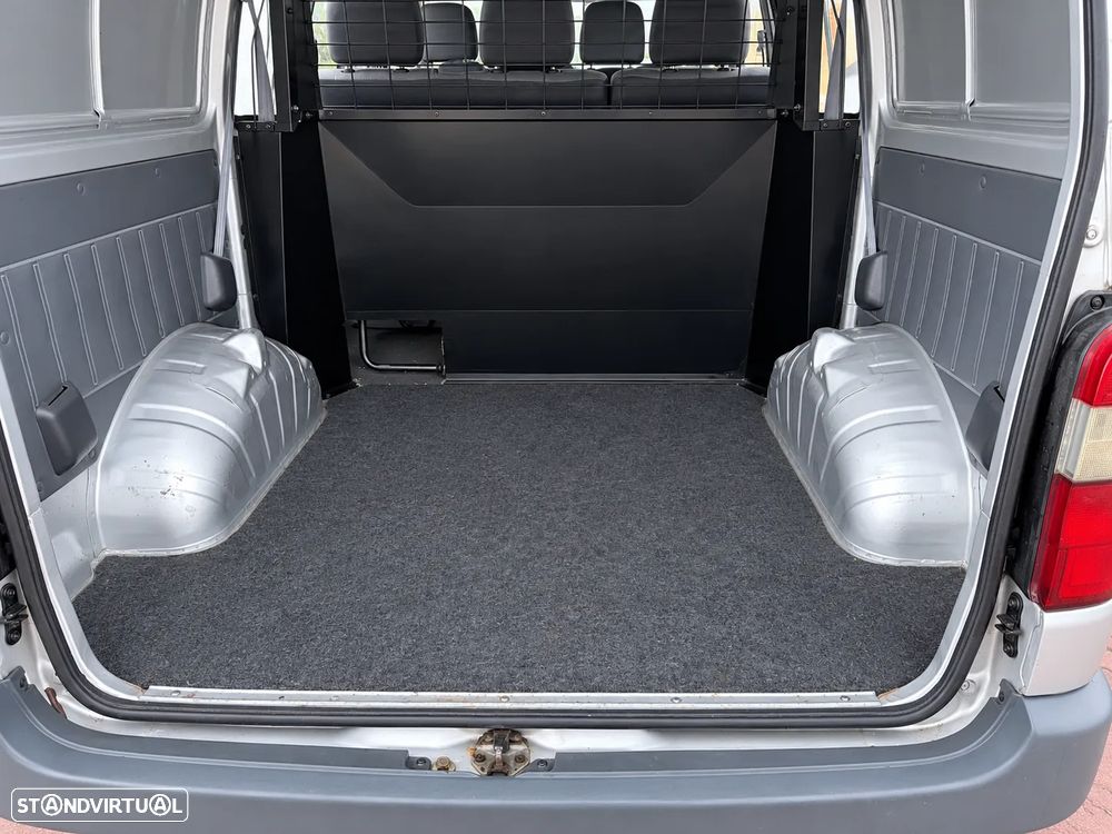 Toyota HiAce 2.5 D-4D C. Service 2.6T - 9