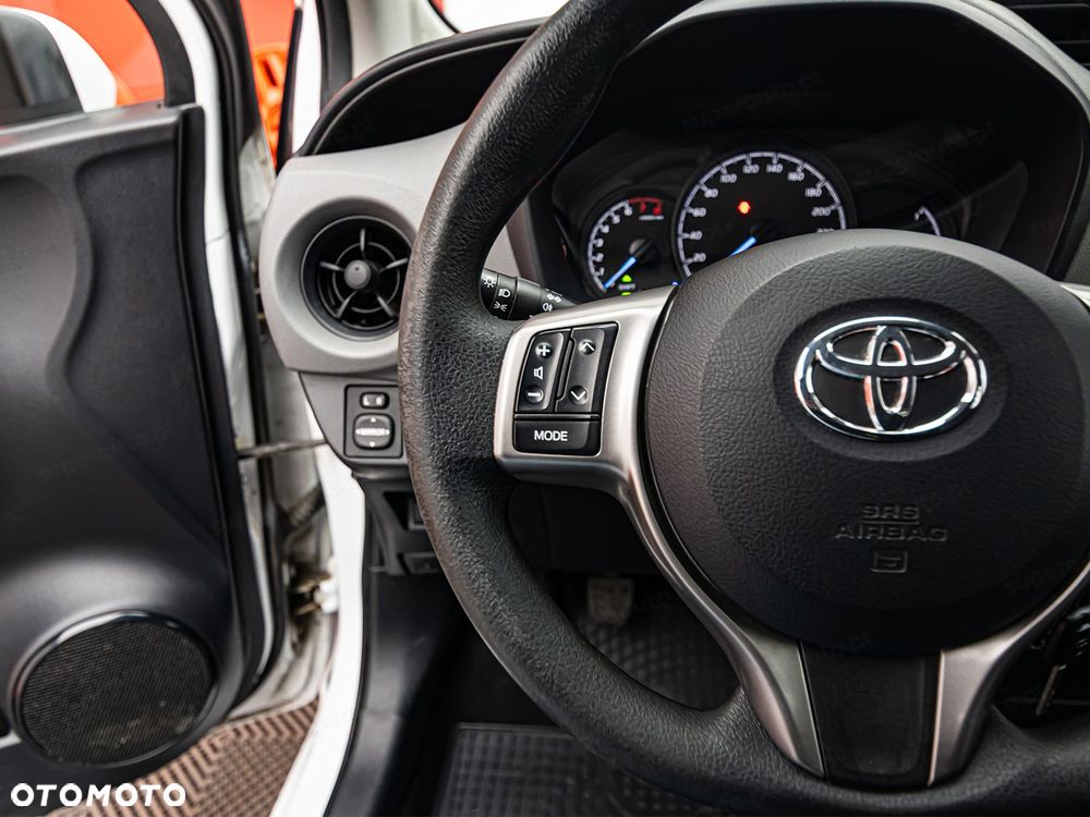 Toyota Yaris Active 1.5 111KM - 15