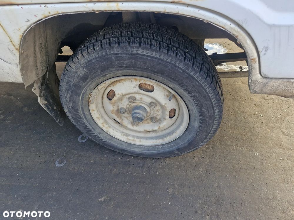 Kia CERES : Kia CERE pojazd na części: maska, zderzak, drzwi, szyby, lusterka, chłodnica.... - 28