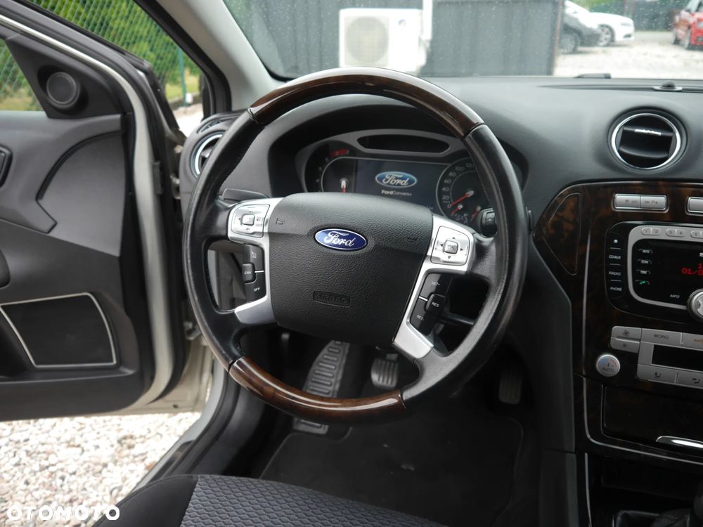 Ford Mondeo 2.0 Ghia Executive - 9