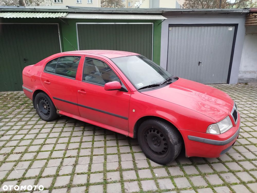 Skoda Octavia 1.6 Ambiente - 3