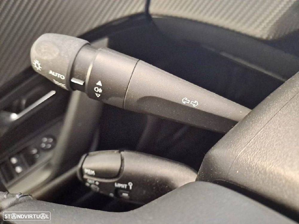 Peugeot 2008 1.2 Style - 14