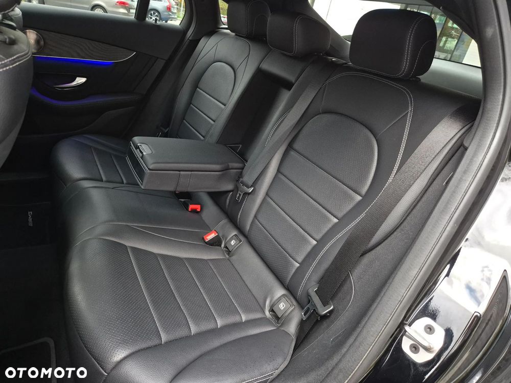 Mercedes-Benz GLC 220 d 4Matic 9G-TRONIC AMG Line Plus - 22