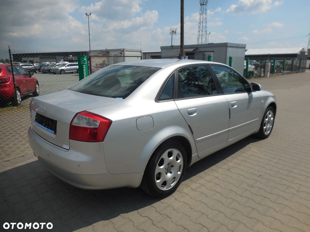 Audi A4 Limousine - 7