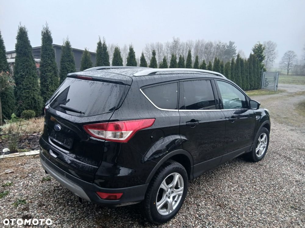 Ford Kuga 1.5 EcoBoost 2x4 Titanium - 4