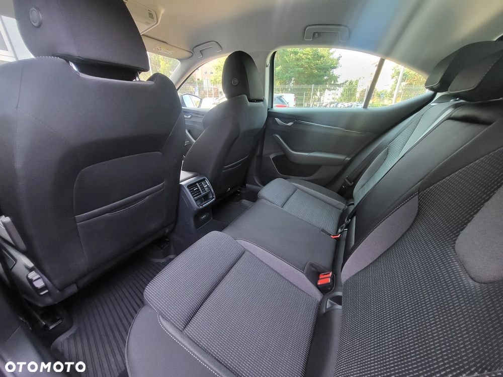 Skoda Octavia 2.0 TDI Selection DSG - 9