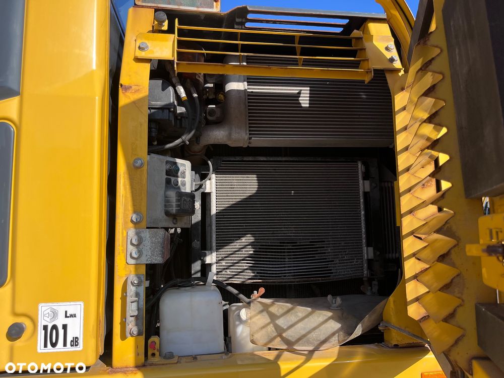Komatsu PW148-10 - 11