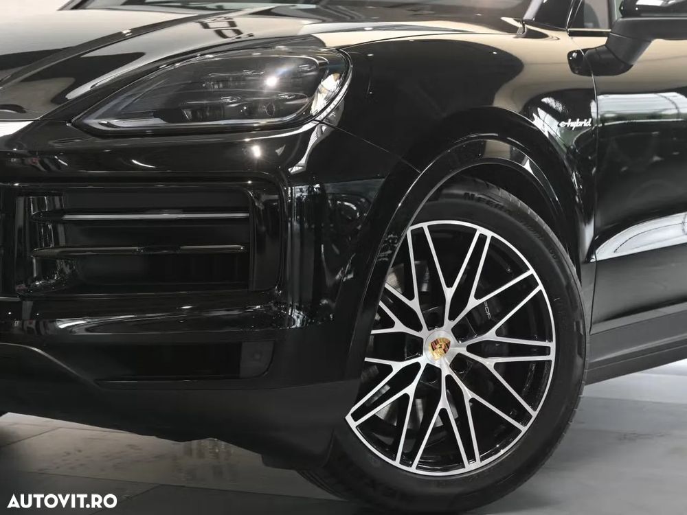 Porsche Cayenne Coupe E-Hybrid - 7