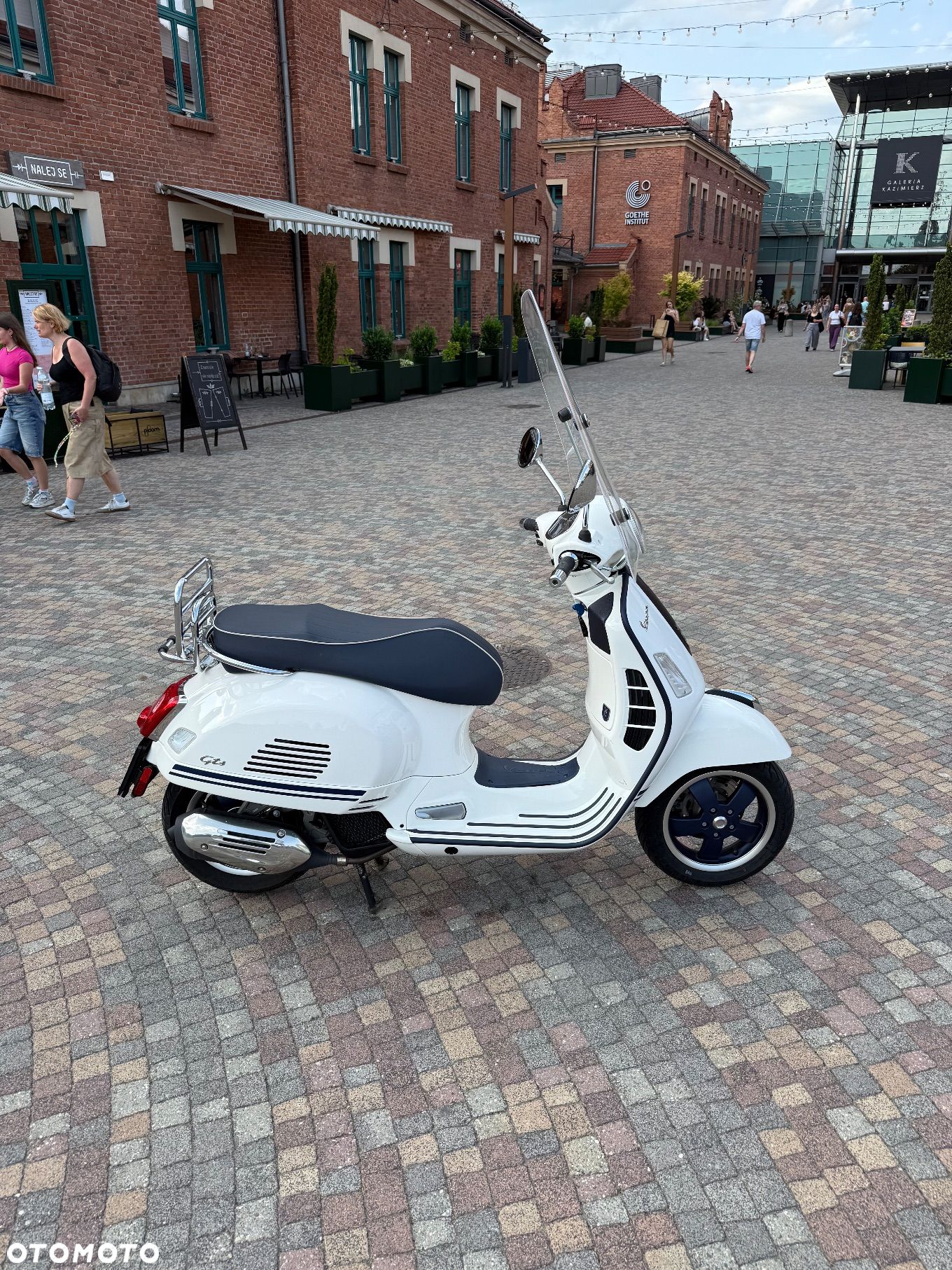 Piaggio Vespa - 1