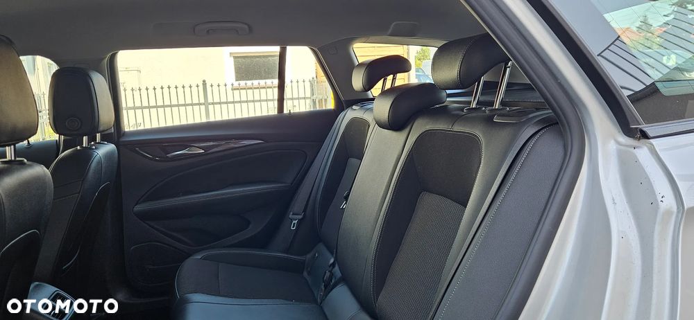 Opel Insignia - 21