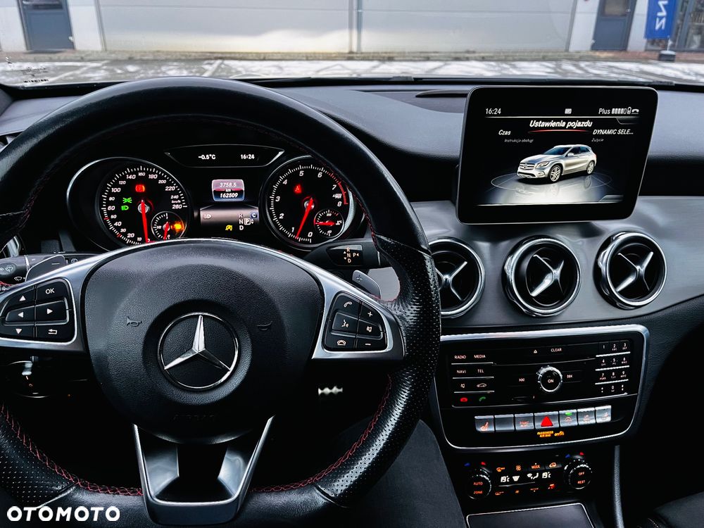 Mercedes-Benz GLA 180 7G-DCT AMG Line - 25