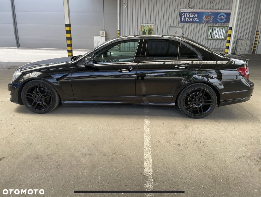 Mercedes-Benz Klasa C 300 CDI 4Matic 7G-TRONIC Avantgarde Edition - 20