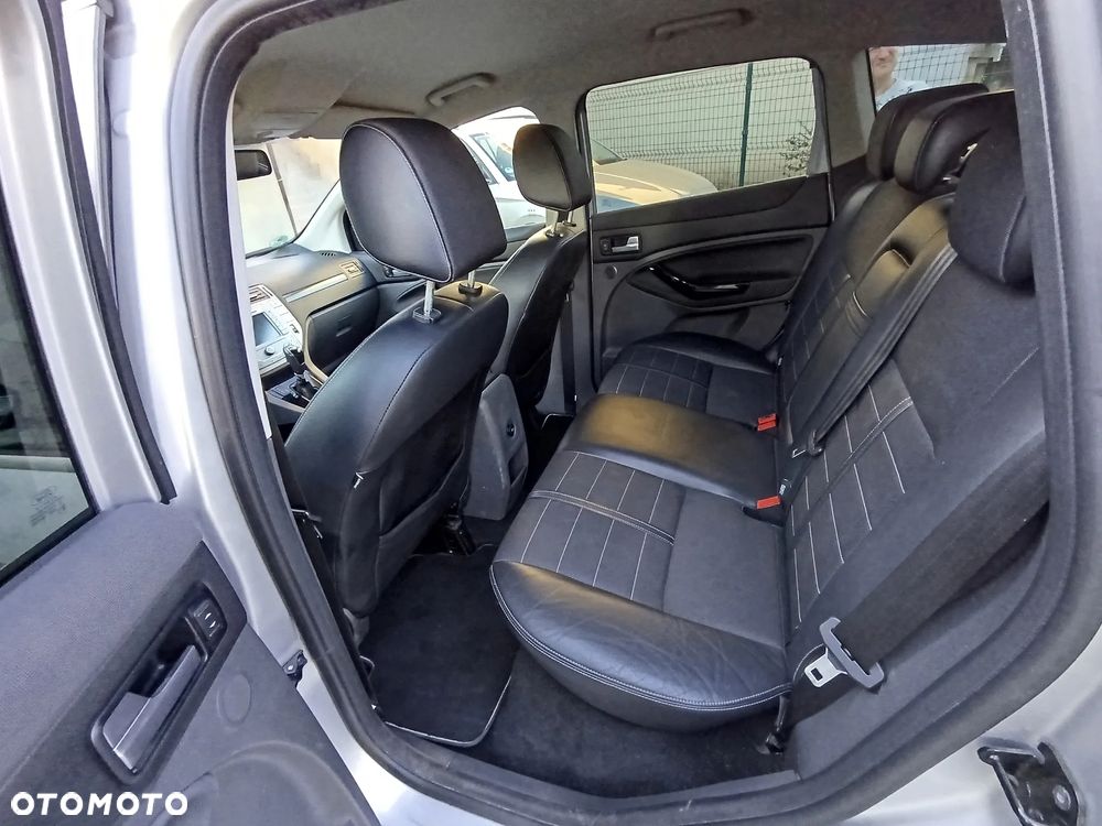 Ford Kuga 2.0 TDCi 4x4 Individual - 12