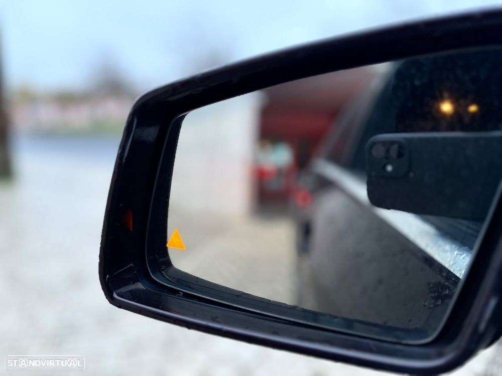 Mercedes-Benz E 250 CDI Avantgarde BlueEfficiency Auto. - 24