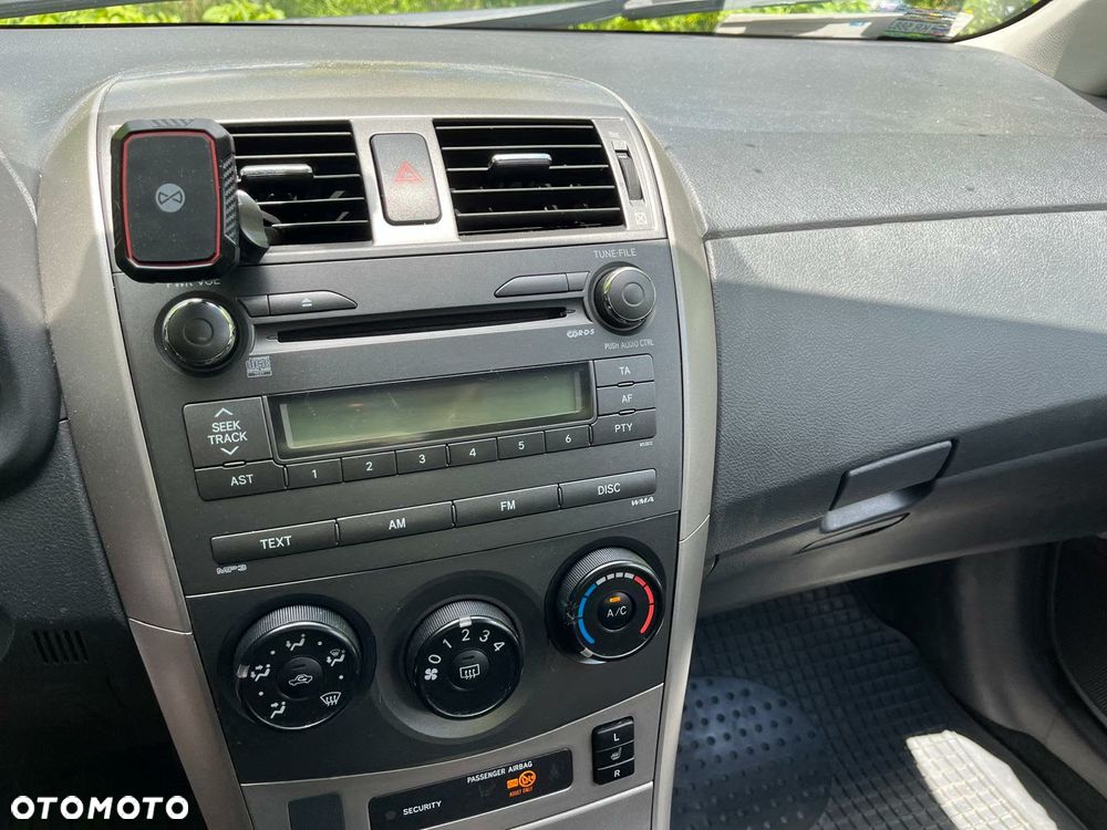 Toyota Corolla 1.6 Luna - 10