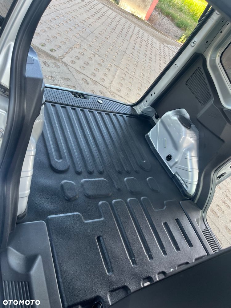Ford Transit courier - 29