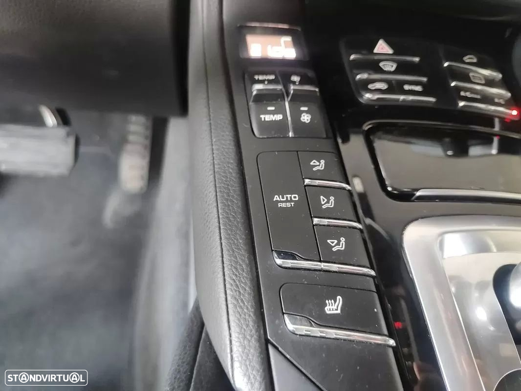 Porsche Cayenne - 40