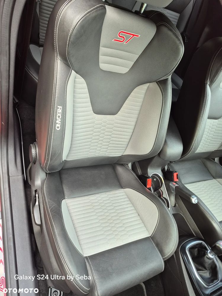 Ford Fiesta 1.6 EcoBoost mit Leder-Sport-Paket ST - 22