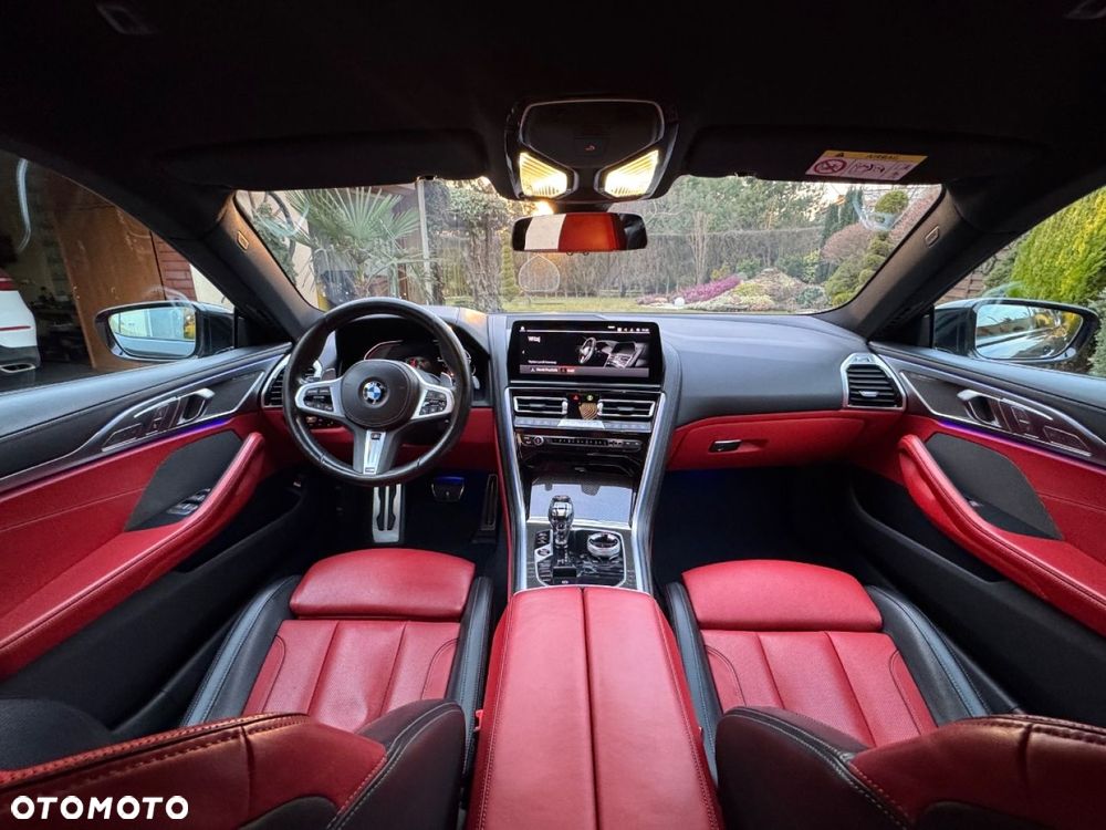 BMW Seria 8 - 32