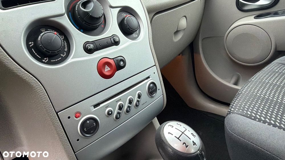 Renault Modus 1.6 16V Cite - 14