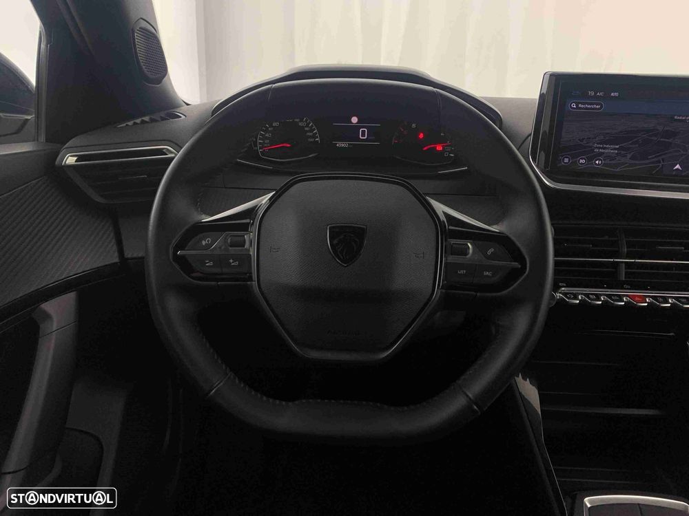 Peugeot 2008 1.2 PureTech Active - 12