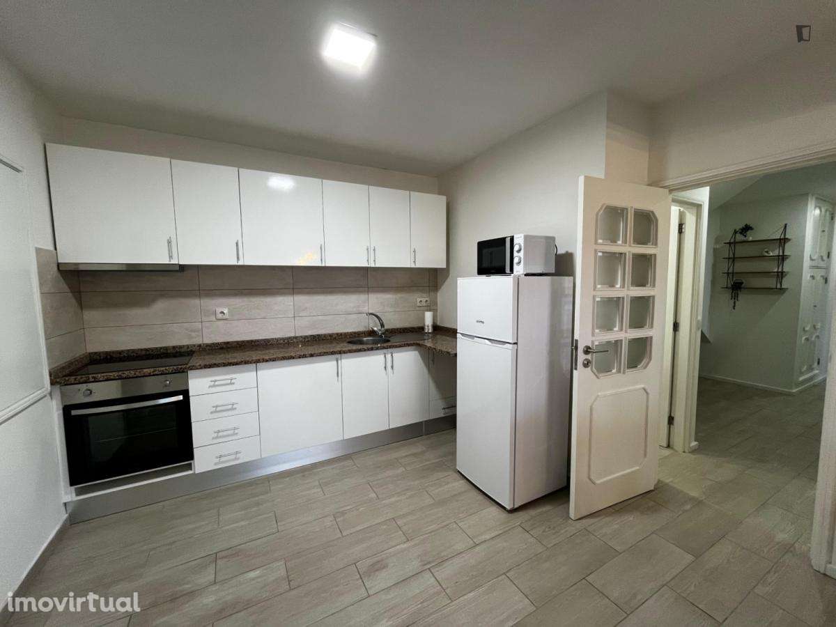 Quarto - localizado em Custóias Porto - Grande imagem: 5/24