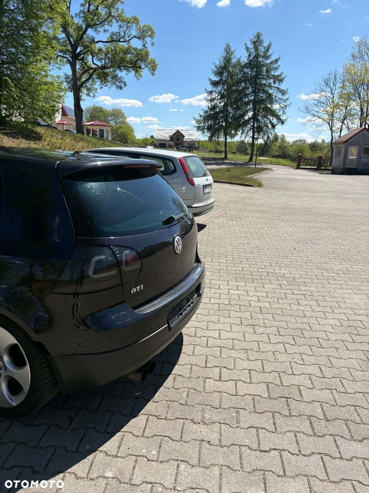 Volkswagen Golf - 5