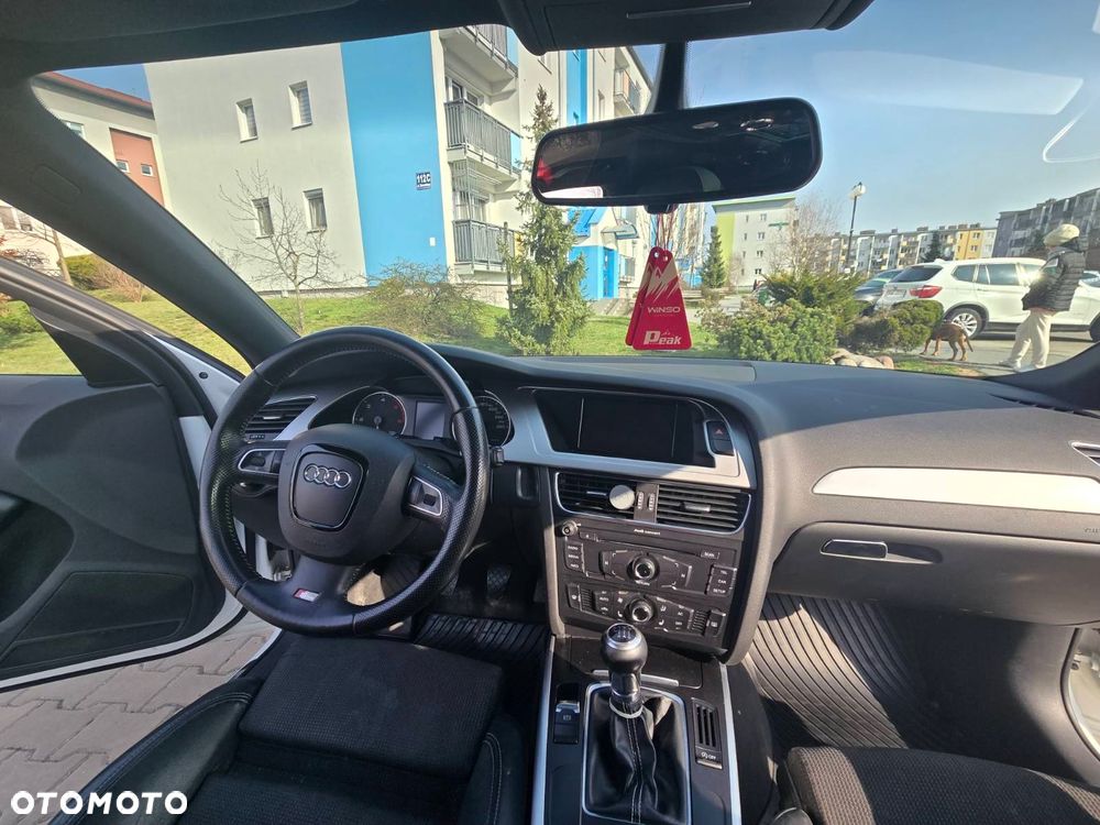 Audi A4 Avant 2.0 TDI - 8