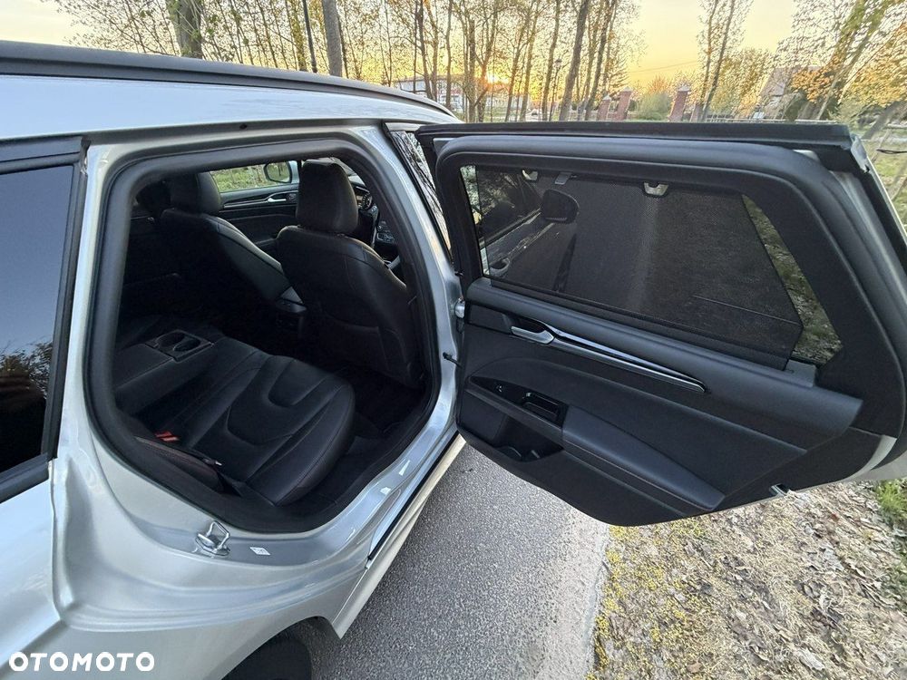 Ford Mondeo - 33