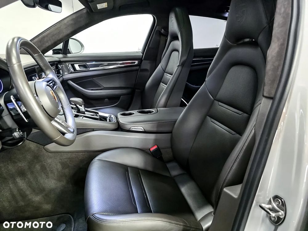 Porsche Panamera 4 - 19